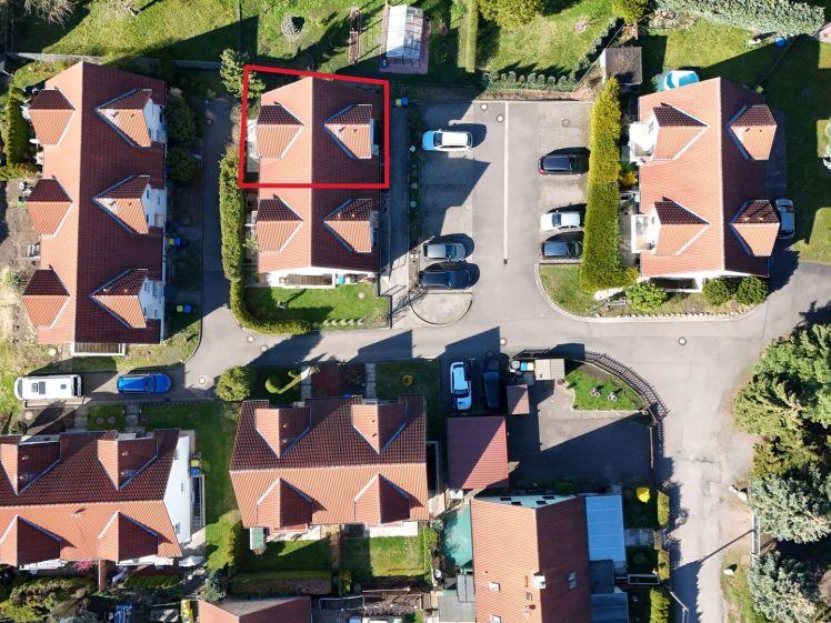 Familien aufgepasst! Renovierte Doppelhaushälfte mit Keller + Stellplatz nahe Halle (Saale)! - Photo 1