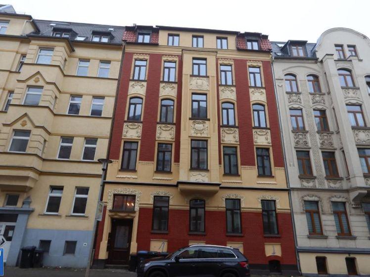 große helle 3 Zimmer Wohnung zentrale Lage im Dachgeschoss - Foto 1