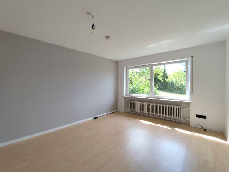Lichtdurchflutetes Single-Refugium: Gemütliche 1-Zimmer-Wohnung mit Einbauküche & Tageslichtbad in Kulmbach - Photo 1