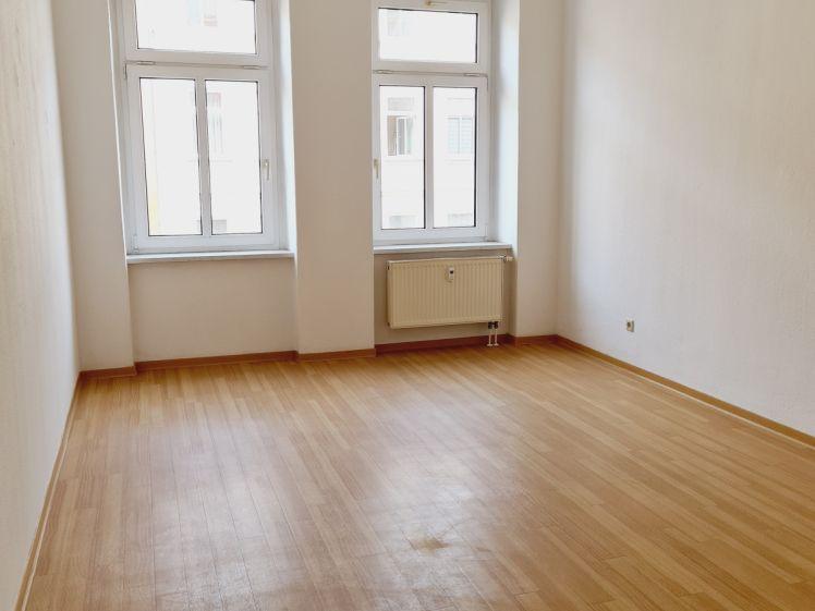 Nachmieter gesucht ! - 1. OG - Bad mit Wanne - kleine RBK vom Vormieter bei Bedarf - Photo 1