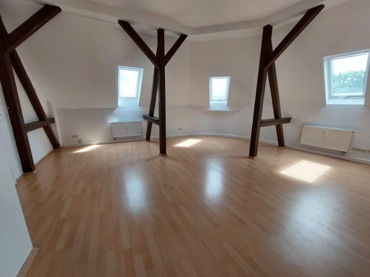 Tolle 7-Raum-DG-Wohnung mit Balkon in Chemnitz-Kappel - Photo 1