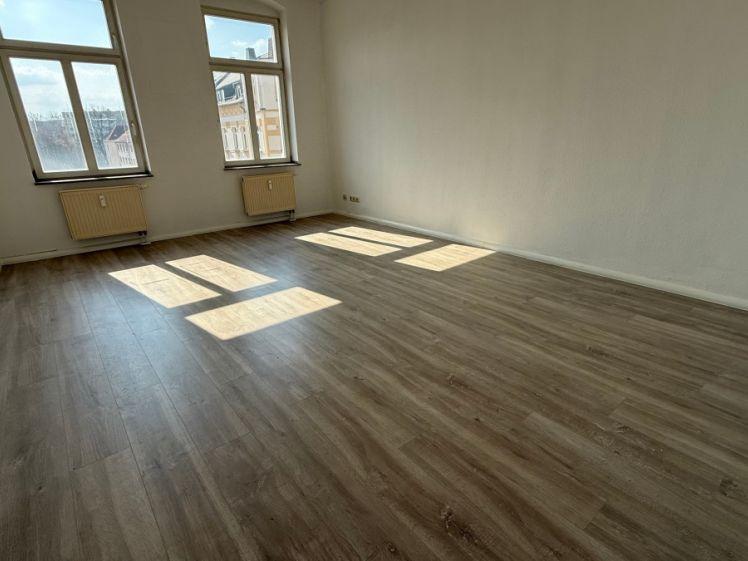 Alles NEU!!! 3. OG + Aufzug + großer Balkon + 2er-WG-gerecht ! - Photo 1