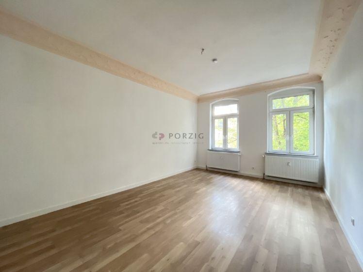 Großzügig, hell, grün – 2-Zimmer-Wohnung mit Balkon und Einbauküche - Foto 1