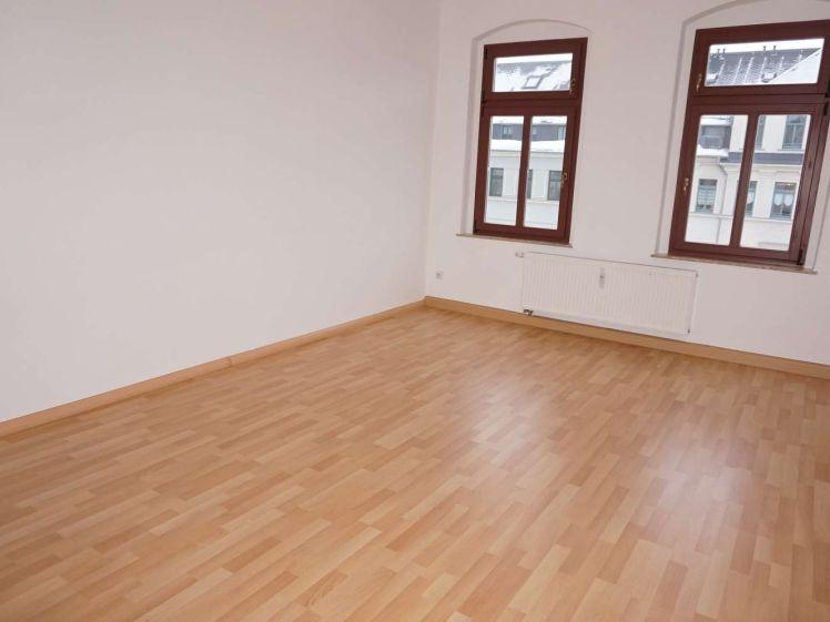 EBK ***. ! TOP Whg. frei ab 1.7.26 - im 3. OG und mit Balkon ! - Foto 1