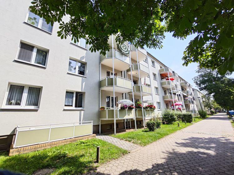 Erdgeschosswohnung mit Balkon in toller Wohnlage - Photo 1