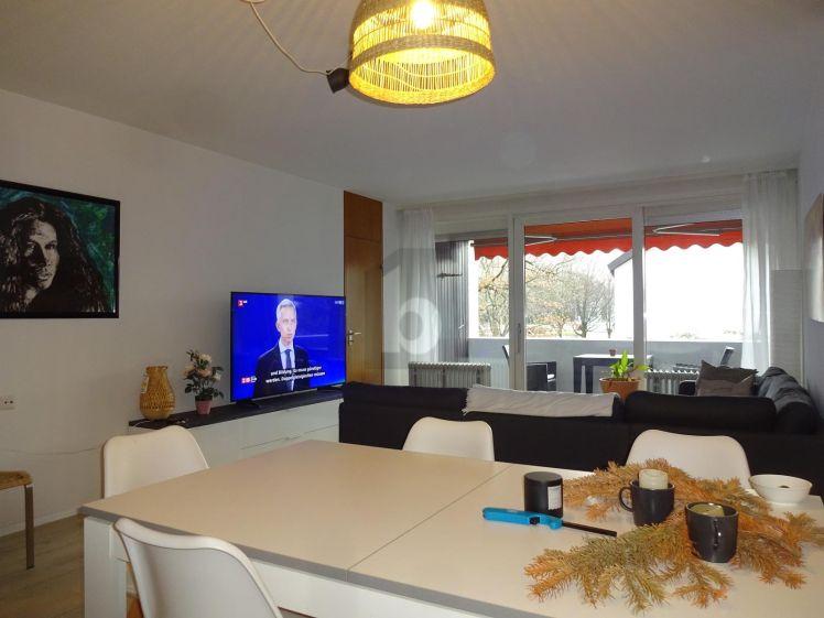 MODERN MÖBLIERT UND HELL IN SILLENBUCH - Photo 1