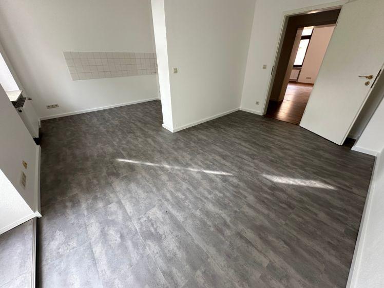 2,5 Zi.- Whg. im 1. OG - perfekt für 2er-WGs - offene Tageslichtküche ! - Foto 1