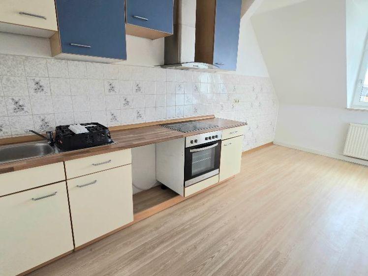 Toll geschnittenen 3-Raum DG-Whg. mit EBK (Möbel können kostenfrei übernommen werden) - Photo 1