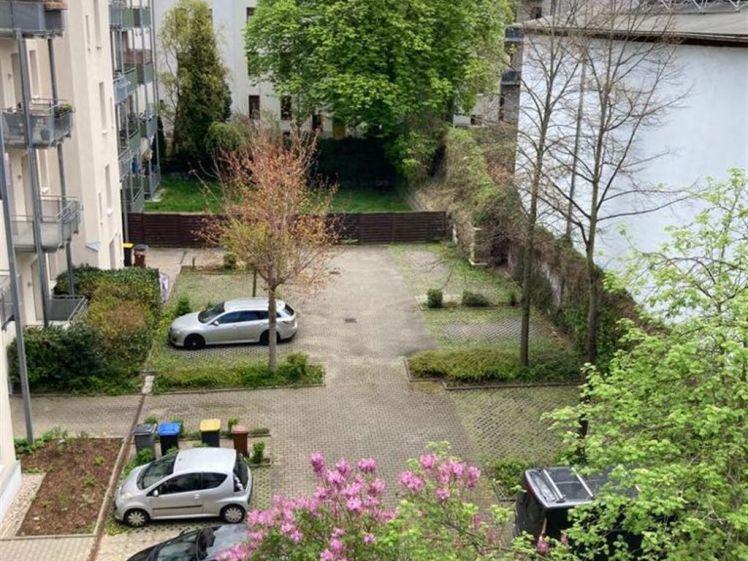 Kompakte DG 3-Zimmer mit neuem Laminat u. Wanne in Zentrumsnähe! Stellplatz mgl. - Photo 1