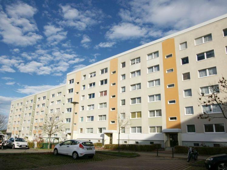 Große 3-Raum-Wohnung mit individueller Gestaltungsmöglichkeit – frisch saniert! - Photo 1