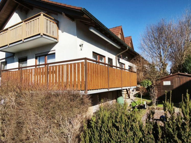 ++Freundliche 3 Zi.-EG-Wohnung m. Balkon u. Gartenanteil in Brettach++ - Photo 1