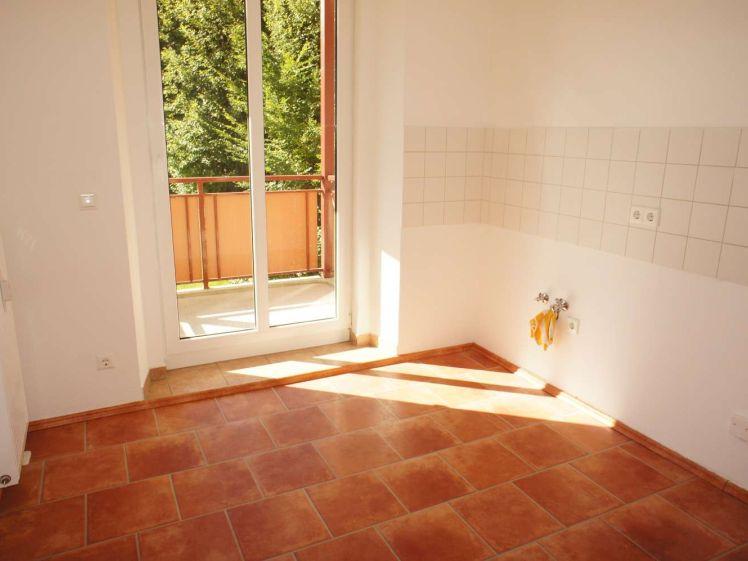 1.OG / Blk. an der Küche + Bad mit Fenster + Laminat - Photo 1