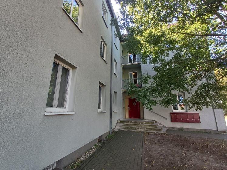 Bezahlbare Wohnung in guter Lage - neu saniert - 1. OG links - Photo 1