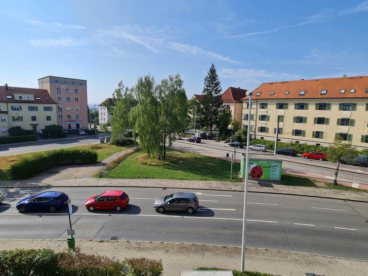 + + + 2,0-Zimmerwohnung mit Traumaussicht! + + + - Photo 1