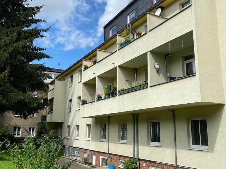 *Ruhige Lage im DG / Bad mit Dusche + Fenster / Laminat* - Photo 1