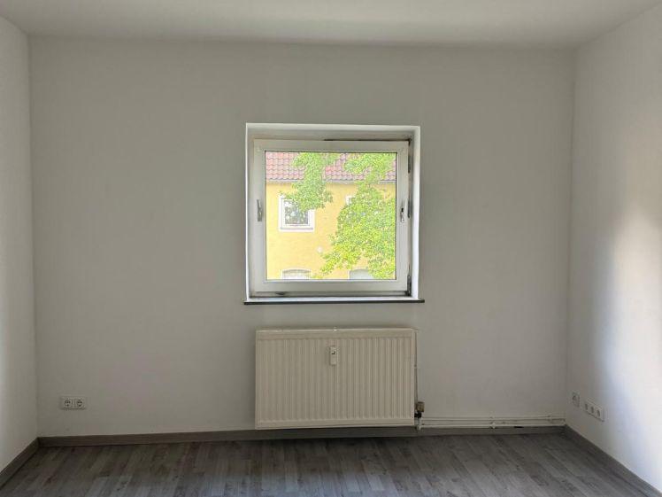Hell, geräumig, einladend - 4-Zimmer im 1. Obergeschoss - Photo 1