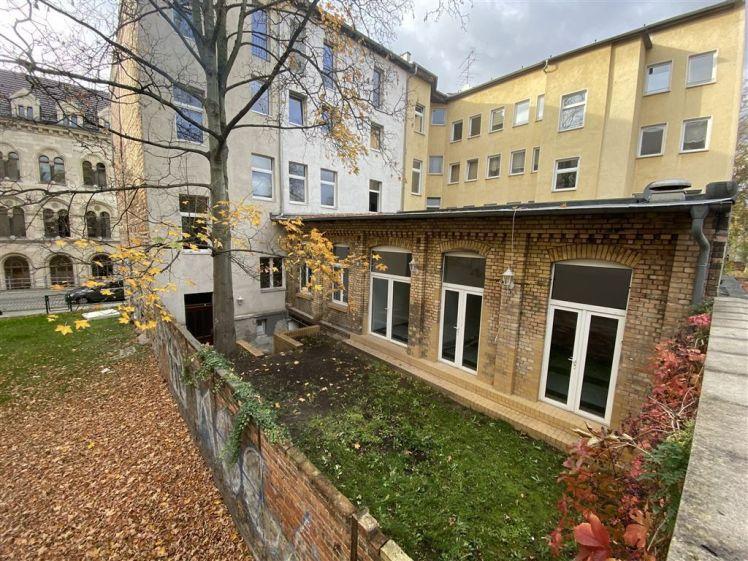 nördliche Innenstadt* Halle* helle 6-Raum Wohnung mit eigenem Garten* 2 Bäder* WG möglich - Photo 1