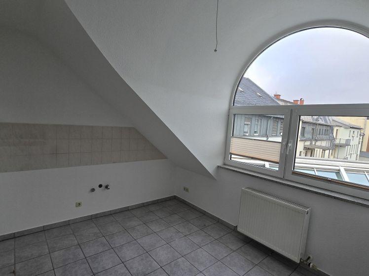 renovierte 3-Raum-Dachgeschosswohnung - Foto 1