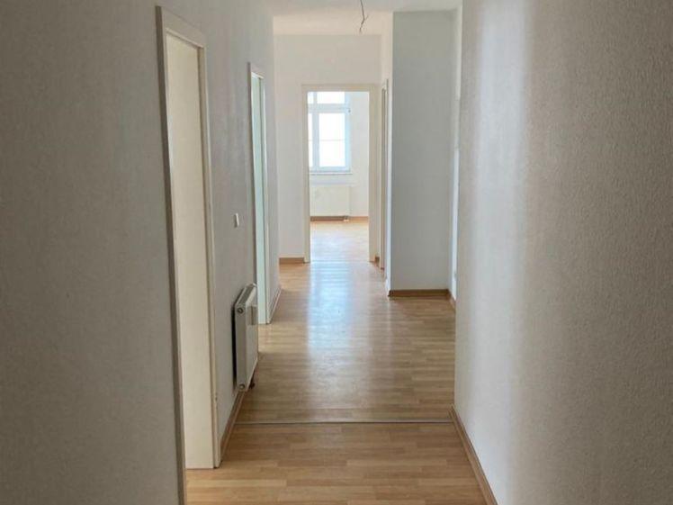 Großzügige 3-Zimmer mit Laminat, Aufzug und Wannenbad in Uninähe! - Photo 1