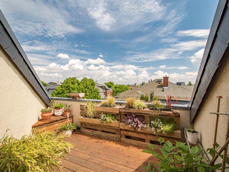 DACHTERRASSE – WANNEN-DUSCHBAD MIT FENSTER – GÄSTE-WC – EINBAUKÜCHE – MAISONETTE - Foto 1