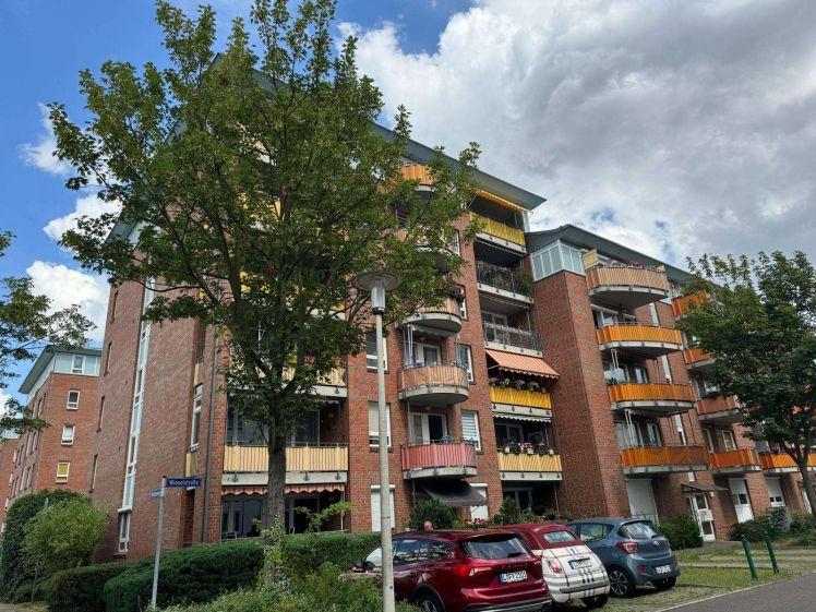 ***SCHÖNE 3 RAUMWOHNUG~TOLLE LAGE~AUFZUG~GROSSER BALKON*** - Photo 1