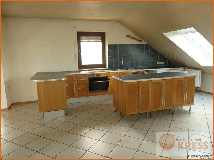 Moderne und gepflegte 4-Zimmer Wohnung in ruhiger Lage, Flieden-Oberstork m. Balkon im Dachgeschoss - Foto 1