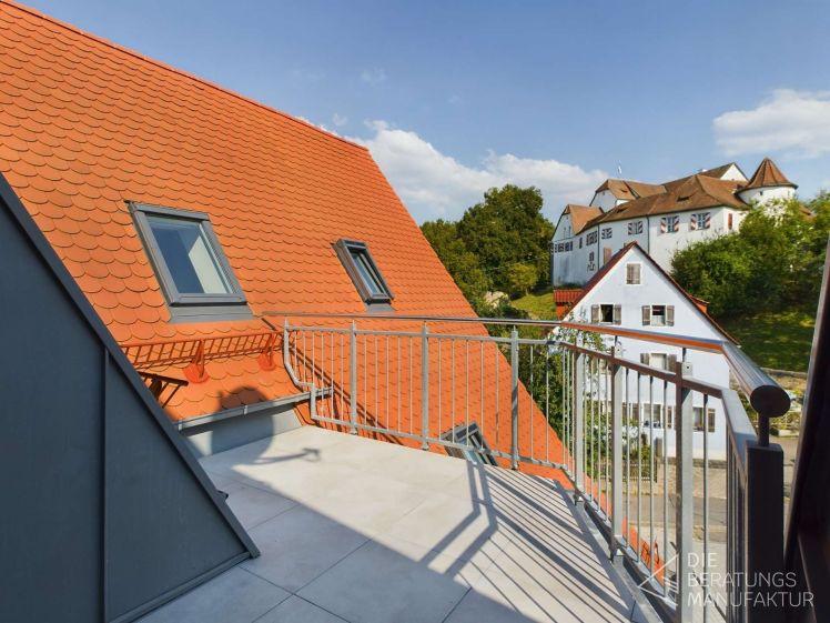 Moderne 3-Zimmer Dachgeschosswohnung direkt am Schloss - Foto 1