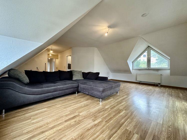 +++ Großzügige 2-Zimmer-Dachgeschosswohnung mit Balkon +++ - Photo 1