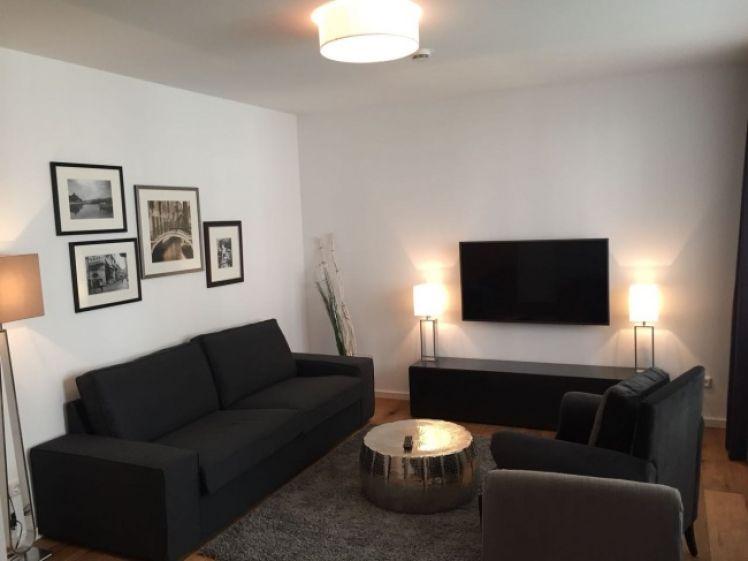 Neues, modern möbliertes Apartment mit Reinigungsservice in zentraler Lage - Foto 1