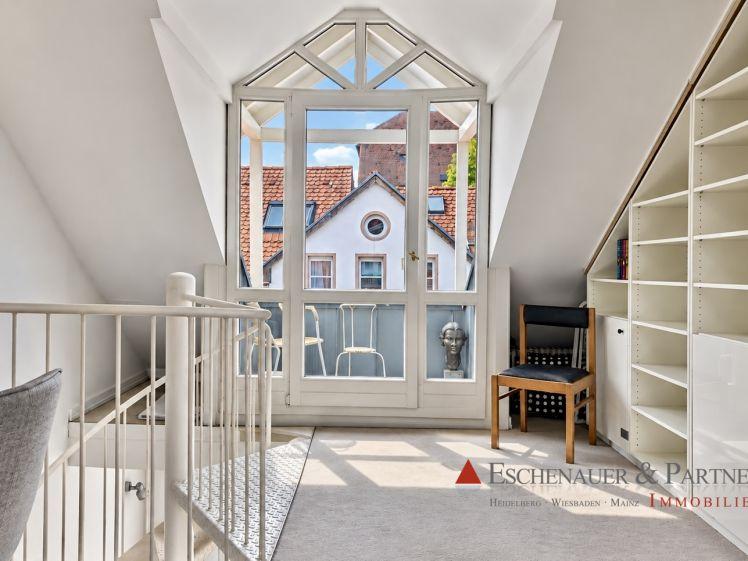 Vollmöbliertes Wohnen auf drei Ebenen – besondere Maisonette im Herzen der Heidelberger Altstadt - Foto 1