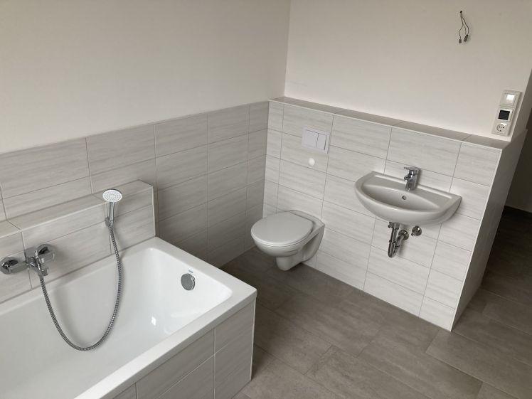 großes Bad und neuer Grundriss - Photo 1