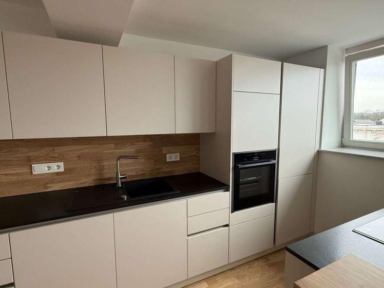 *** Moderne 3-Raum-Wohnung im sanierten Gymnasiumgebäude *** - Photo 1