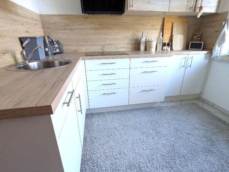 Tolle 2-Raum Whg. mit gr. Wohnzimmer, Einbauküche sowie modernen Duschbad - Foto 1