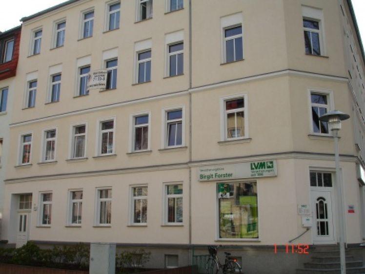 Zentrumsnahe sanierte 3-RmW mit Laminat auf ca. 63m² in ruhiger Wohngegend - Foto 1