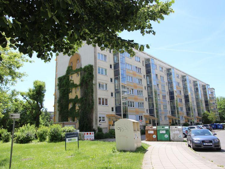 Wohngenuss pur – Balkon mit Ausblick ins Grüne und bequemer Aufzug inklusive. Nachmieter gesucht. - Foto 1