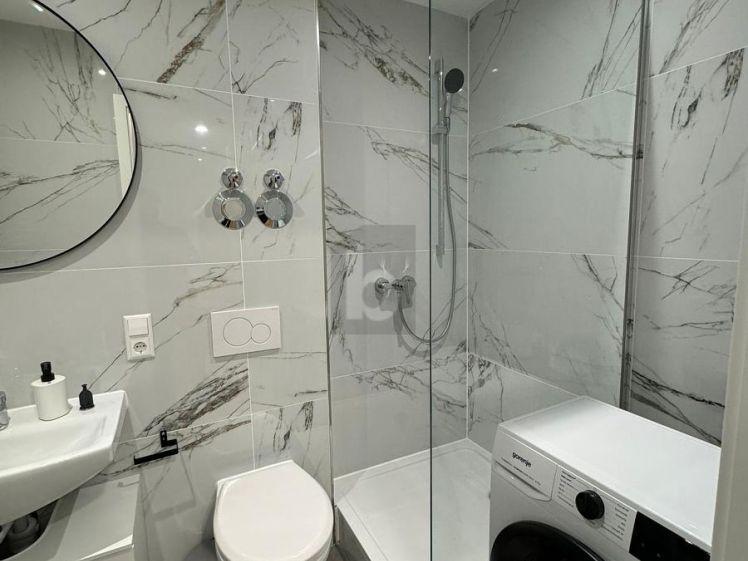 EINZIEHEN UND WOHLFÜHLEN IN LUXURIÖSER WOHNUNG - Foto 1