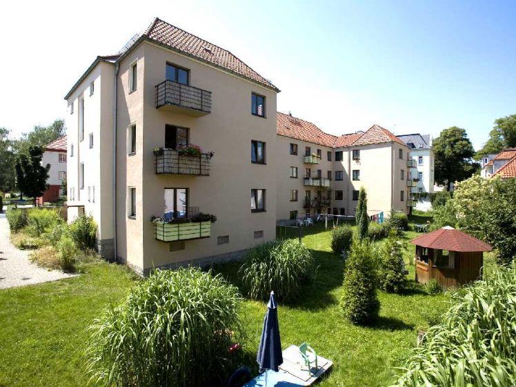 Schicke 2-Zimmer-Wohnung mit separater Küche und grünem Hinterhof - Photo 1