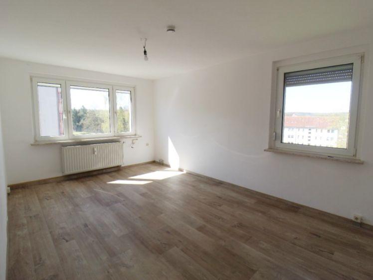 +++ helle 3-Zimmer-Wohnung mit Einbauküche +++ - Foto 1