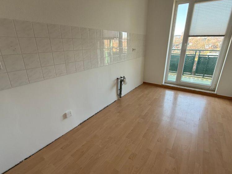2. OG - Laminat - Balkon an der Küche mit Blick ins Grüne u.v.m. - Foto 1