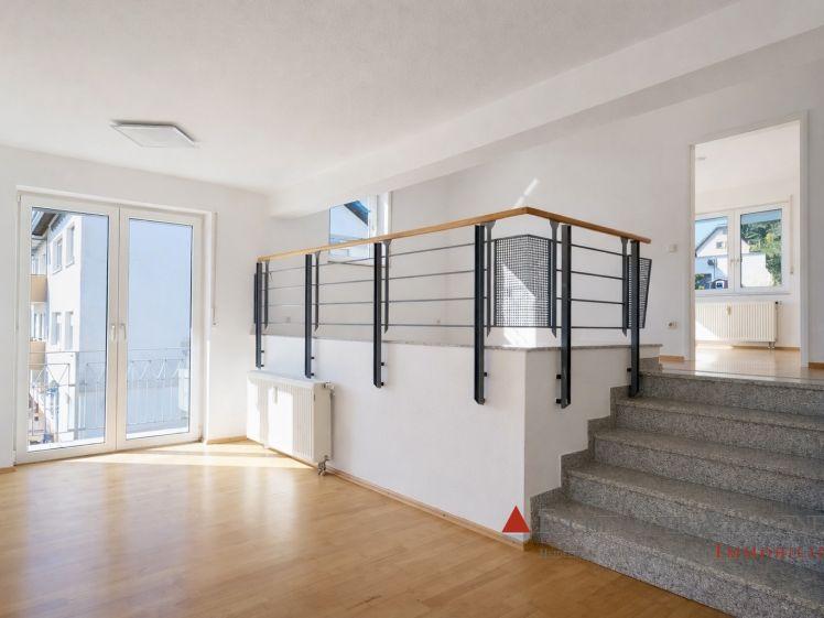Stilvoll wohnen im Grünen – charmante Splitlevelwohnung mit Wintergarten - Foto 1