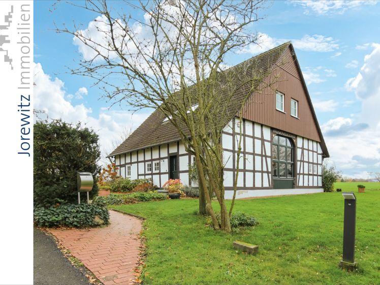 Familientipp in Bi-Schildesche: Bauernhaus mit großzügigem Grundstück in idyllischer Lage - Photo 1