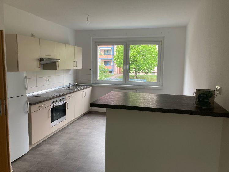 neuer Grundriss mit großem Bad und Einbauküche - Foto 1