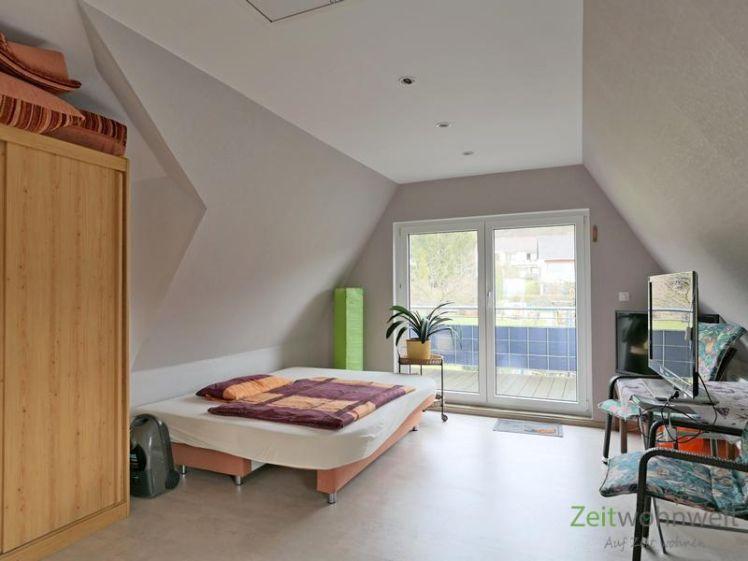 (EF1002_M) Göttingen: Northeim, preiswerte möblierte 3-Zimmer-Wohnung mit 2 Bädern, Balkon, PKW-Stellplatz und WLAN - Foto 1