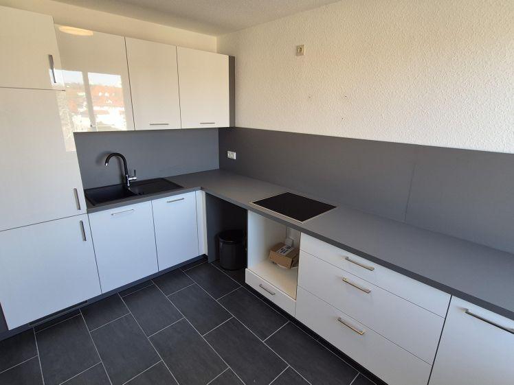 + + + frisch sanierte 2Zimmer Whg. mit Einbauküche + + + - Foto 1