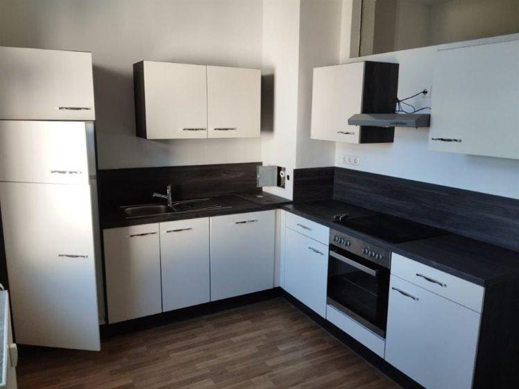 Großzügige 3-Zimmer mit Einbauküche, Laminat, sep. WC und Wannenbad im Zentrum! - Foto 1