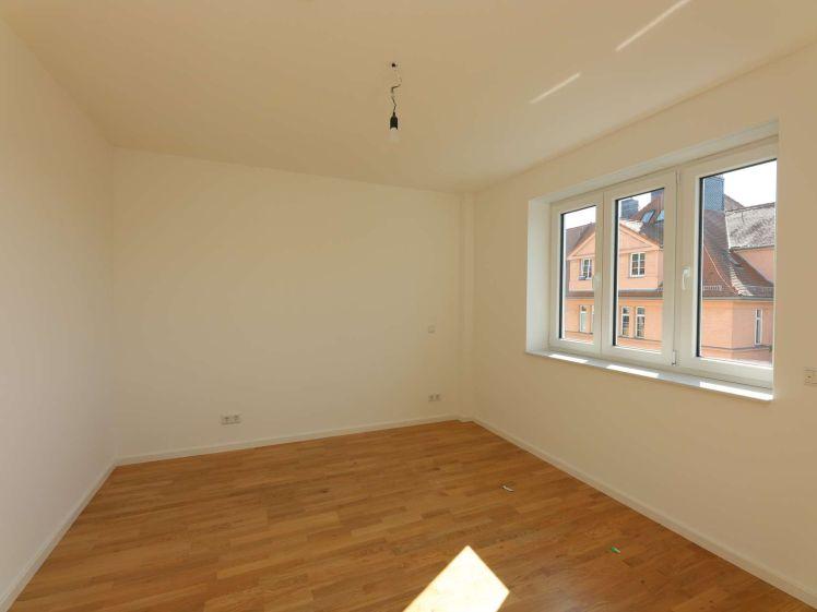 Nachmieter gesucht! Hochwertige 2-Raumwohnung mit Loggia in einem tollen Schleußiger Neubau! - Foto 1