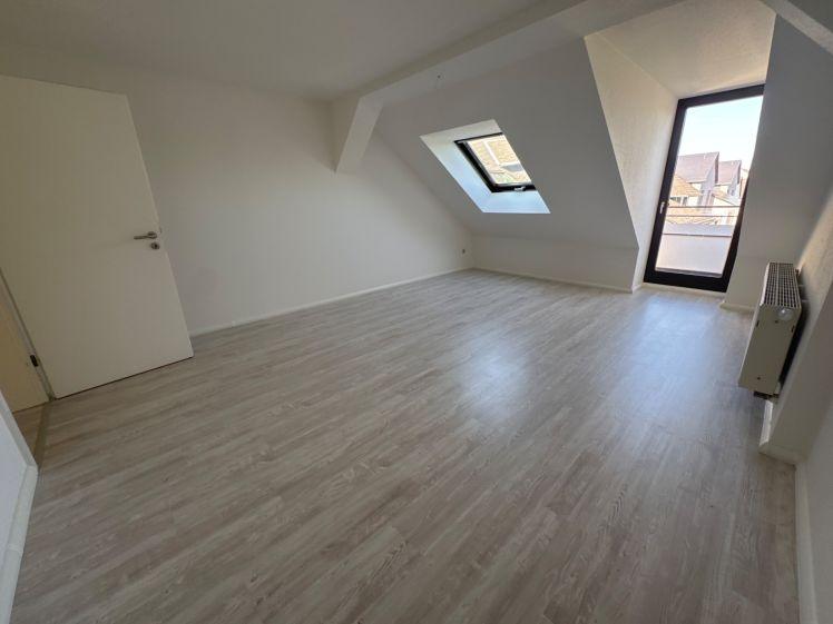 4. OG - Balkon am Wohnzi. - Bad mit Wanne - frei ab SOFORT - Photo 1