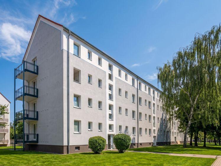 Komplett erneuert: Stilvolle 2-RW mit Balkon im ruhigen Merseburg-Süd - Photo 1