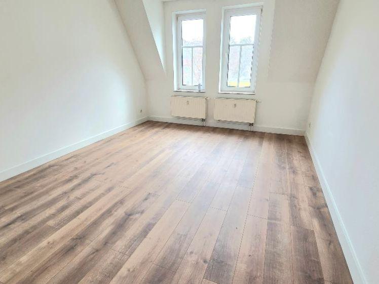 Neu renovierte 3-Raum-Dachgeschoss-Whg. - Foto 1