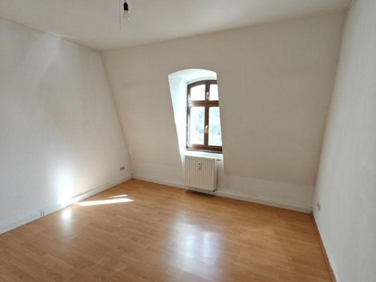 Zentrum, Dachgeschoss mit Einbauküche - Photo 1